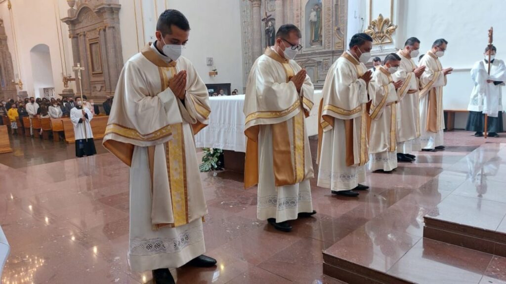 parroquia la natividad de maria abasolo guanajuato