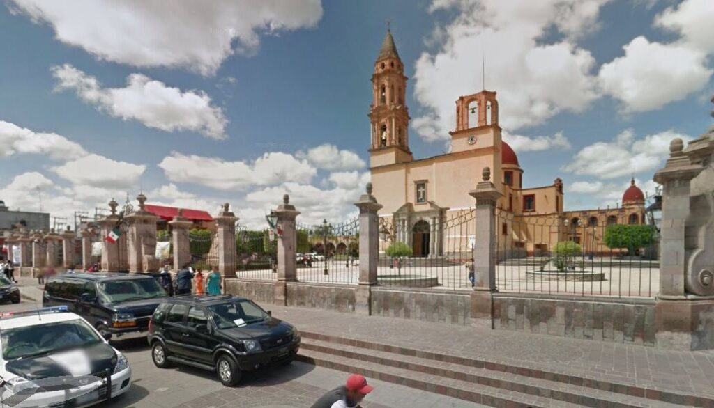 parroquia san judas tadeo y de la santa cruz queretaro