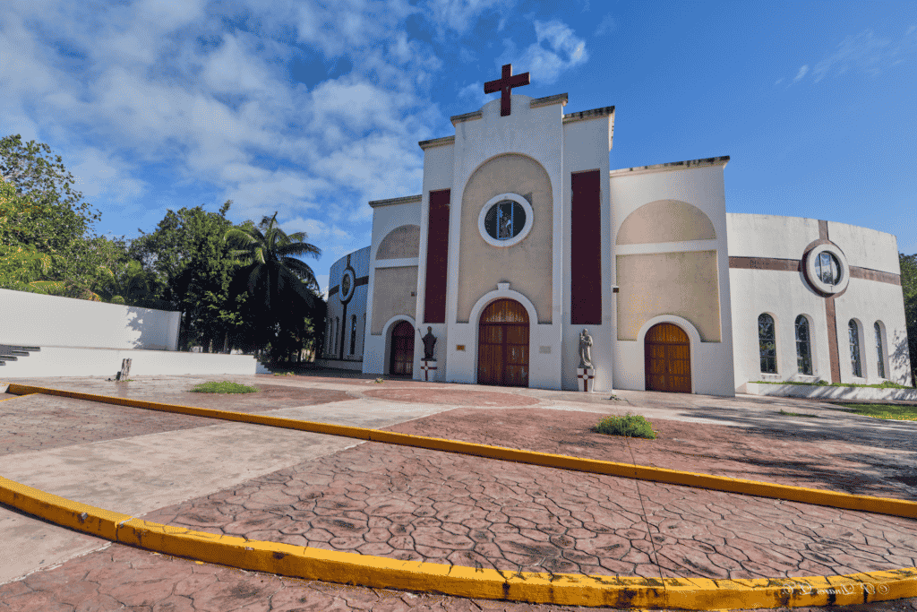 parroquia santa cruz othon p blanco quintana roo