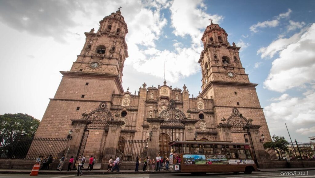 templo sagrada familia morelia michoacan